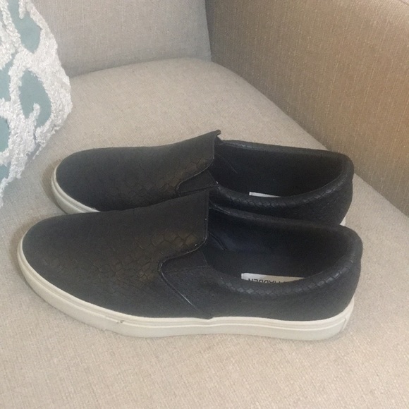 Steve Madden Shoes - Steve Madden slip-one